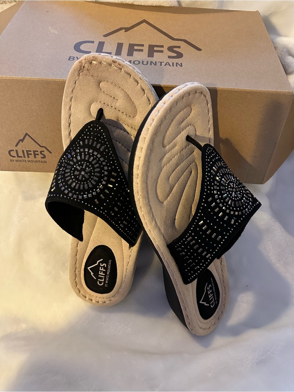 Cliffs by WHITE MOUNTAIN Black Rhinestone Sandals (10) NEW!